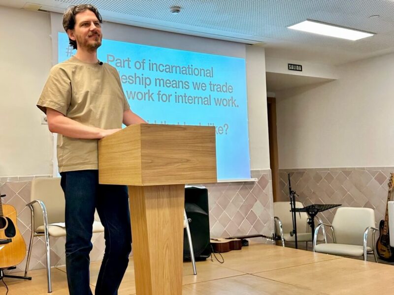 A photo of me leading the conversation following this talk in Malaga.